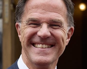 Lire la suite à propos de l’article Mark  Rutte joue les épouvantails : double guerre, production russe record et menace directe